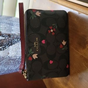 Coach Signature heart pattern corner zip